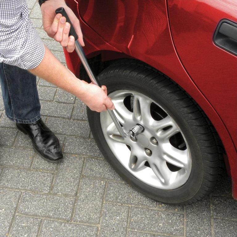 Clé démonte-roue CARPOINT ref. 0678013