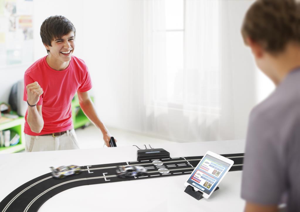 Circuits voitures électriques SCALEXTRIC ARC ONE Super GT (BMW Z4 GT3 vs BMW Z4GT3) - ref. C1360P