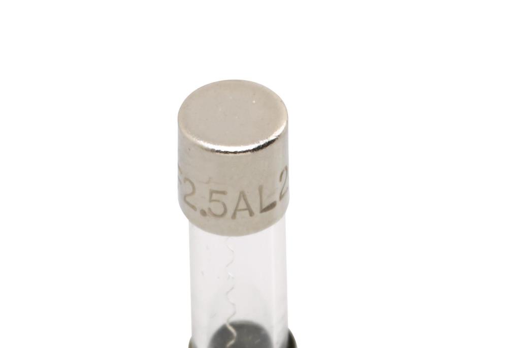 Fusible (de voiture) HELLA 8JS 713 804-003