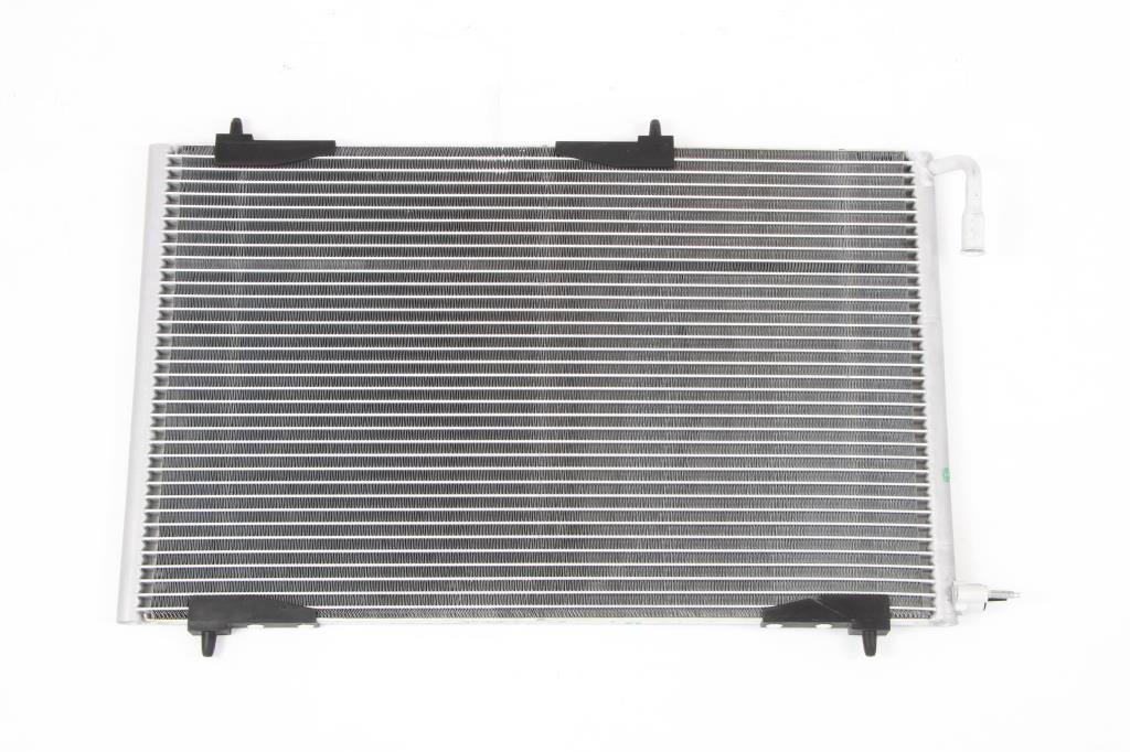 Condenseur, climatisation (Radiateur de climatisation) HELLA 8FC 351 304-501