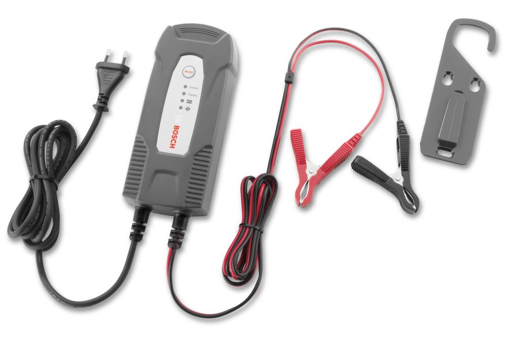 Chargeur de batterie de voiture ((de 6 à 12 V, et câbles)) BOSCH C1 - ref. 0 189 999 01M