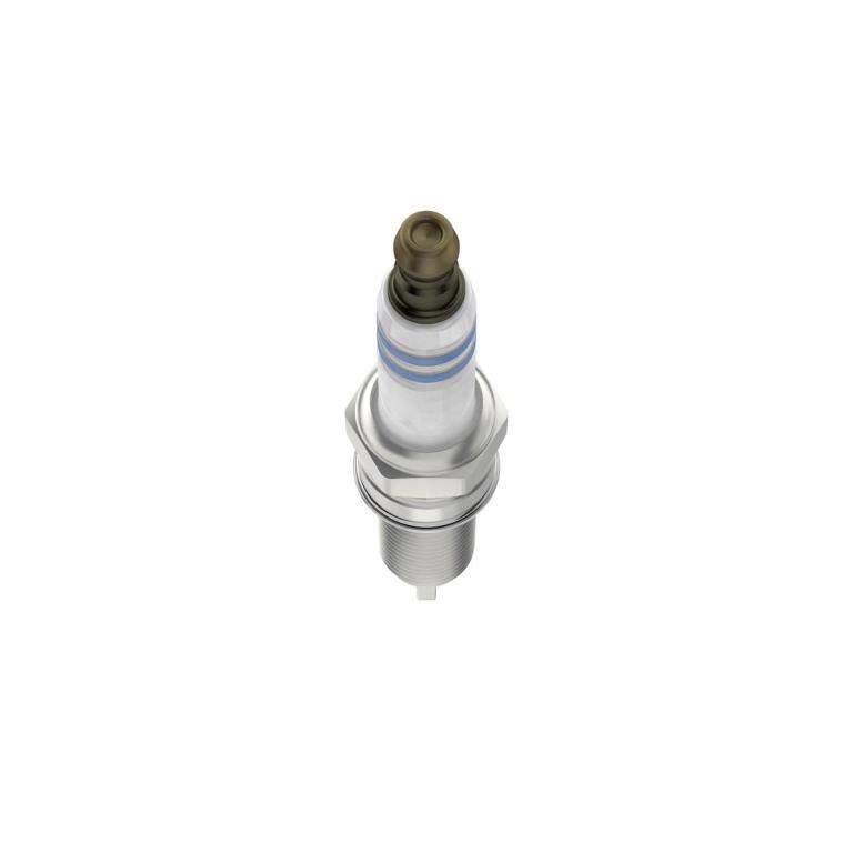 Jeu de 4 bougies d'allumage BOSCH ref. 0 242 129 806