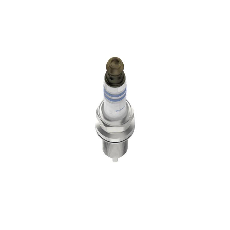 Jeu de 4 bougies d'allumage BOSCH ref. 0 242 135 811