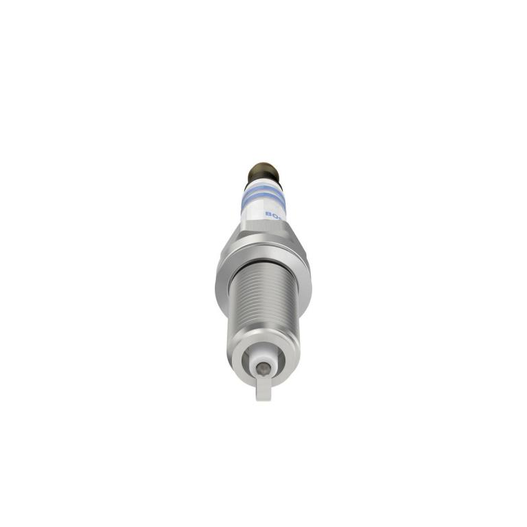 Jeu de 4 bougies d'allumage BOSCH ref. 0 242 135 811