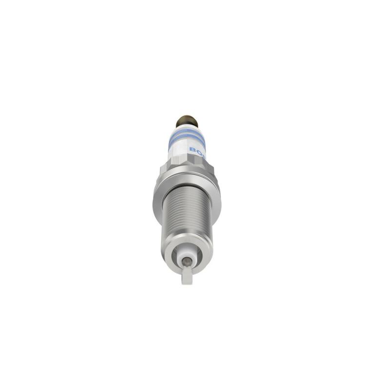 Jeu de 4 bougies d'allumage BOSCH 0 242 135 812