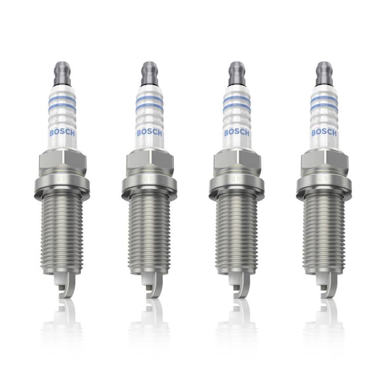 Jeu de 4 bougies d'allumage BOSCH ref. 0 242 229 923