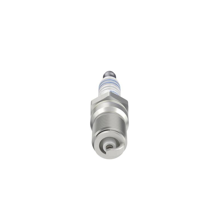 Jeu de 4 bougies d'allumage BOSCH ref. 0 242 235 951