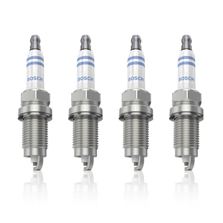 Jeu de 4 bougies d'allumage BOSCH ref. 0 242 235 983