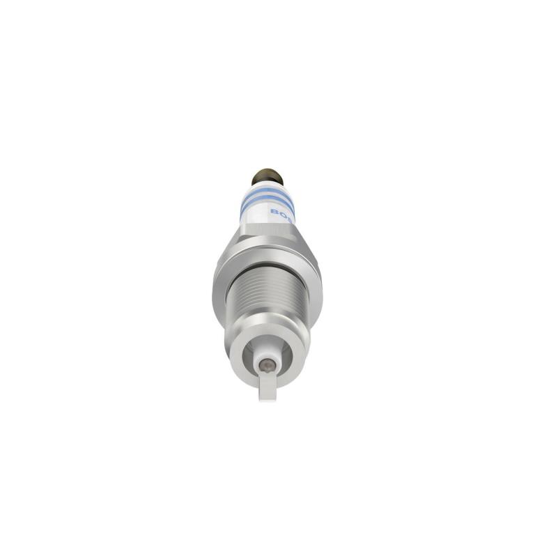 Jeu de 4 bougies d'allumage BOSCH ref. 0 242 235 984