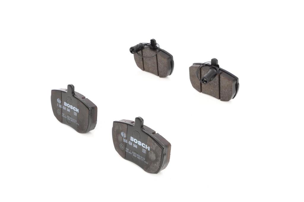 Jeu de 4 plaquettes de frein BOSCH ref. 0 986 424 044