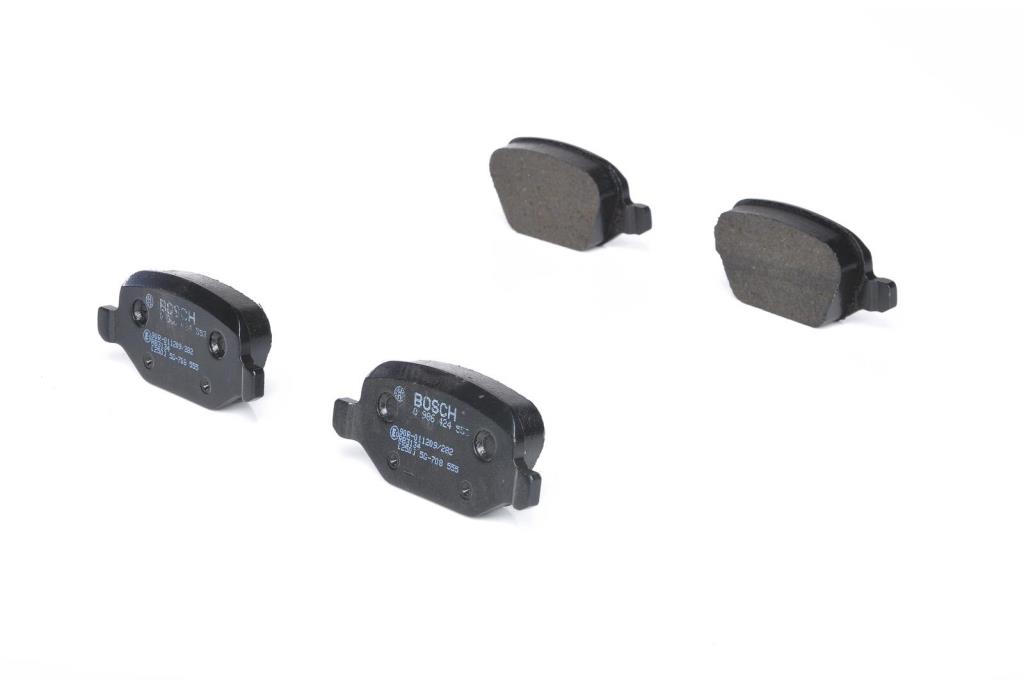 Jeu de 4 plaquettes de frein BOSCH ref. 0 986 424 553