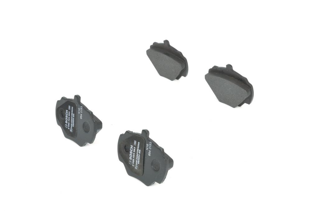 Jeu de 4 plaquettes de frein BOSCH ref. 0 986 424 563
