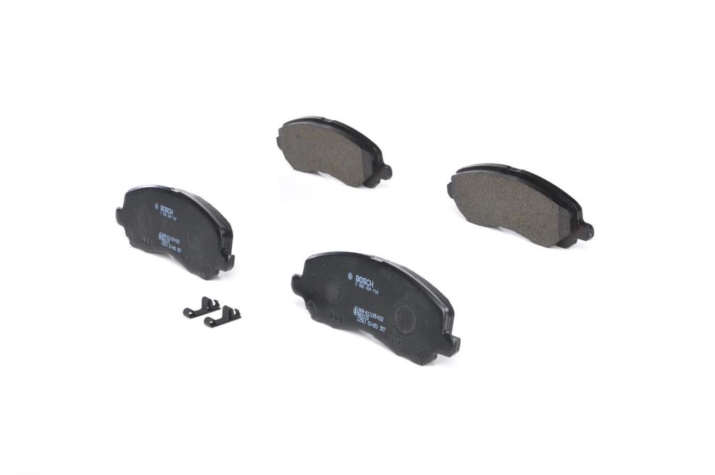Jeu de 4 plaquettes de frein BOSCH ref. 0 986 424 716