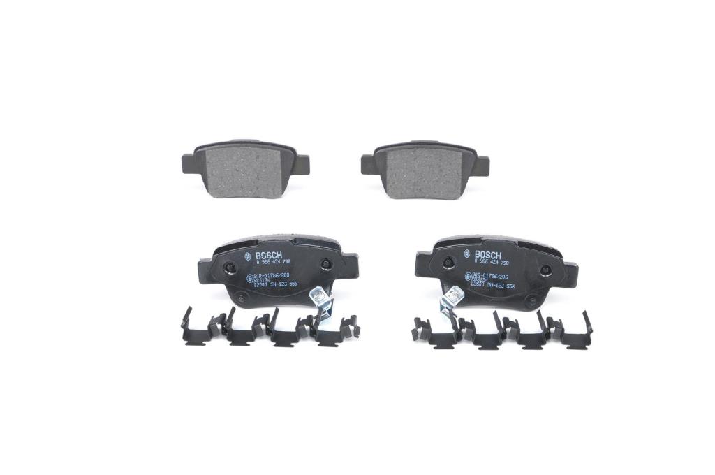 Jeu de 4 plaquettes de frein BOSCH ref. 0 986 424 798