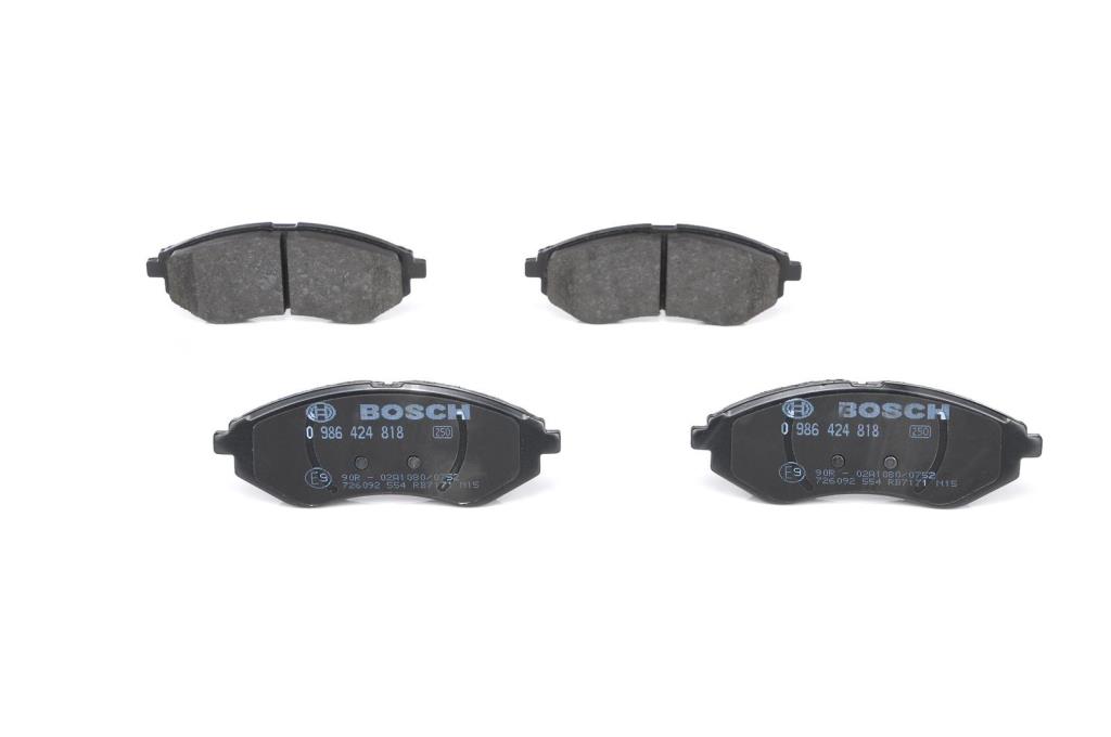 Jeu de 4 plaquettes de frein BOSCH ref. 0 986 424 818