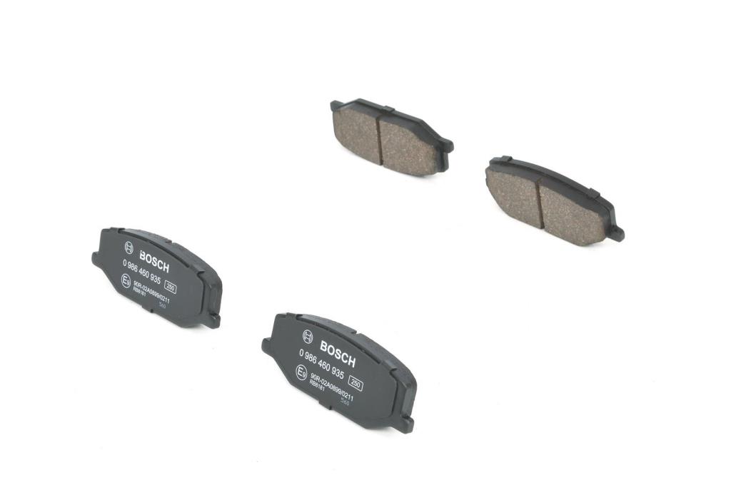 Jeu de 4 plaquettes de frein BOSCH ref. 0 986 460 935
