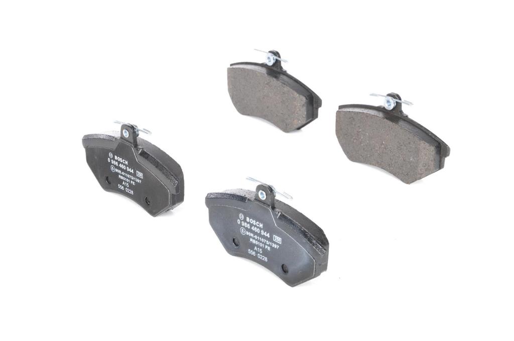 Jeu de 4 plaquettes de frein BOSCH ref. 0 986 460 944