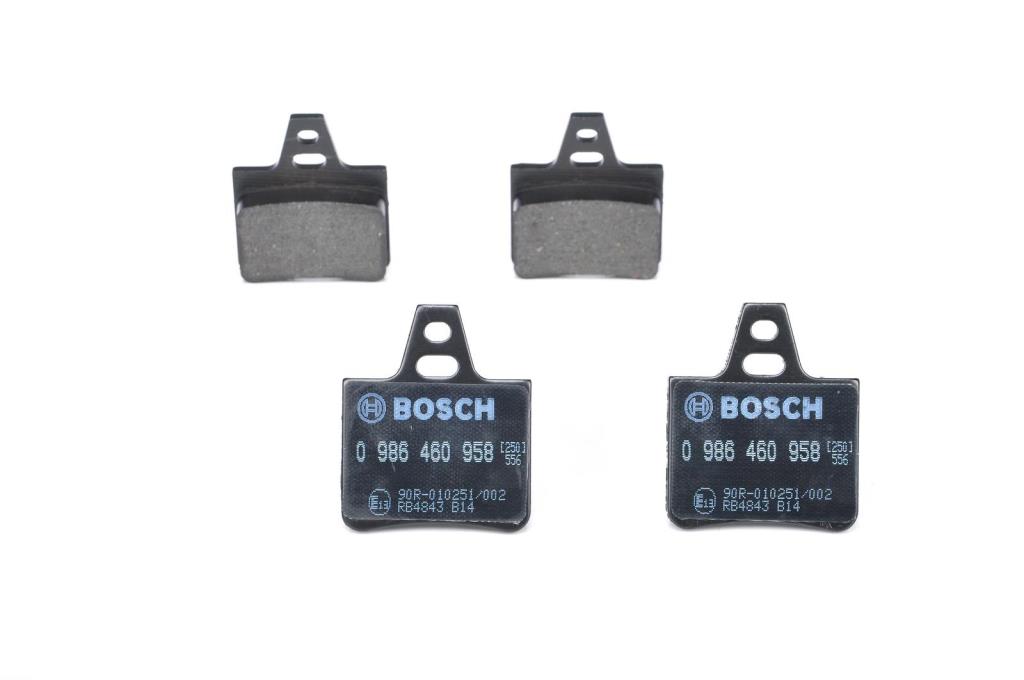 Jeu de 4 plaquettes de frein BOSCH ref. 0 986 460 958