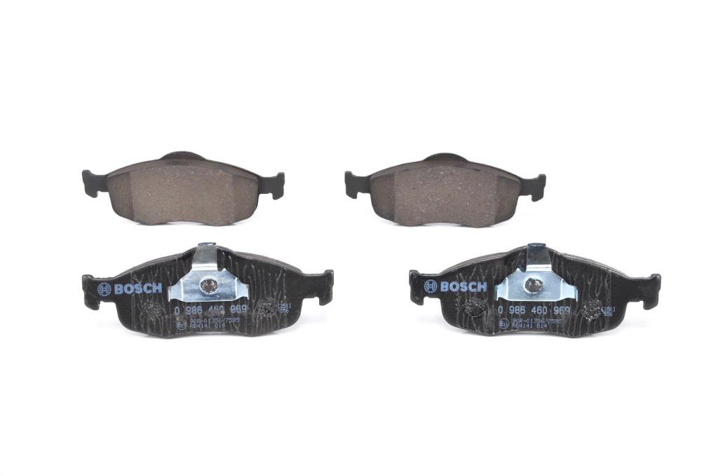 Jeu de 4 plaquettes de frein BOSCH ref. 0 986 460 969