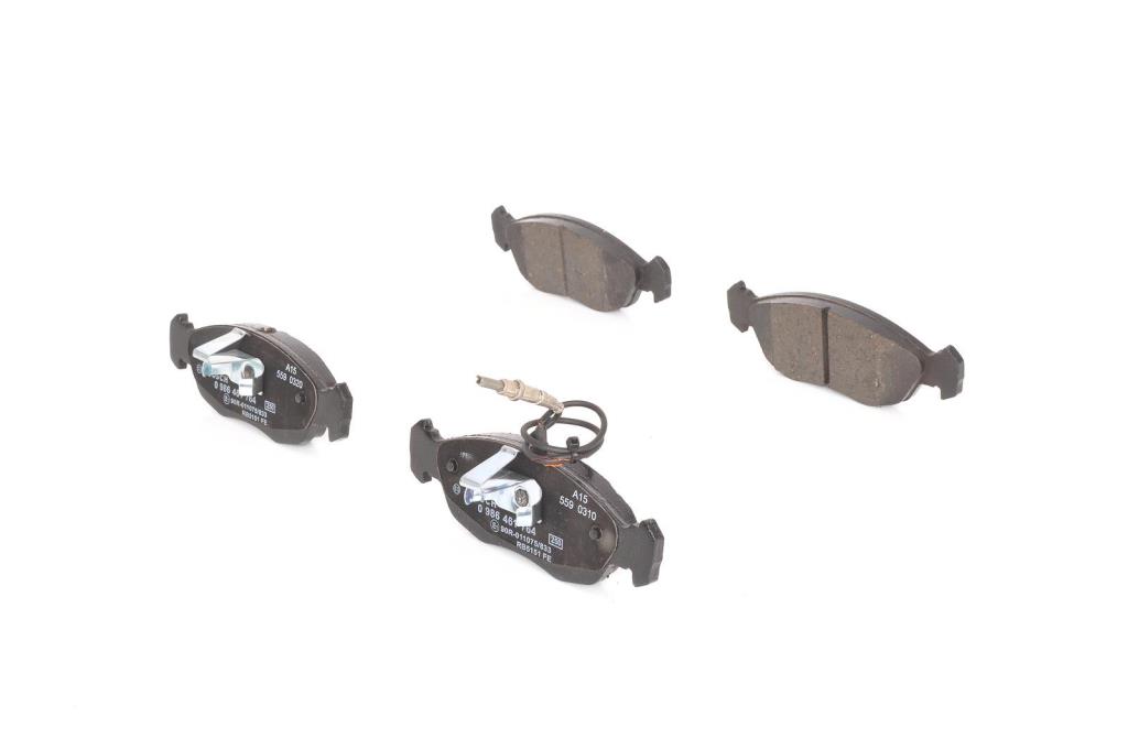 Jeu de 4 plaquettes de frein BOSCH ref. 0 986 461 764