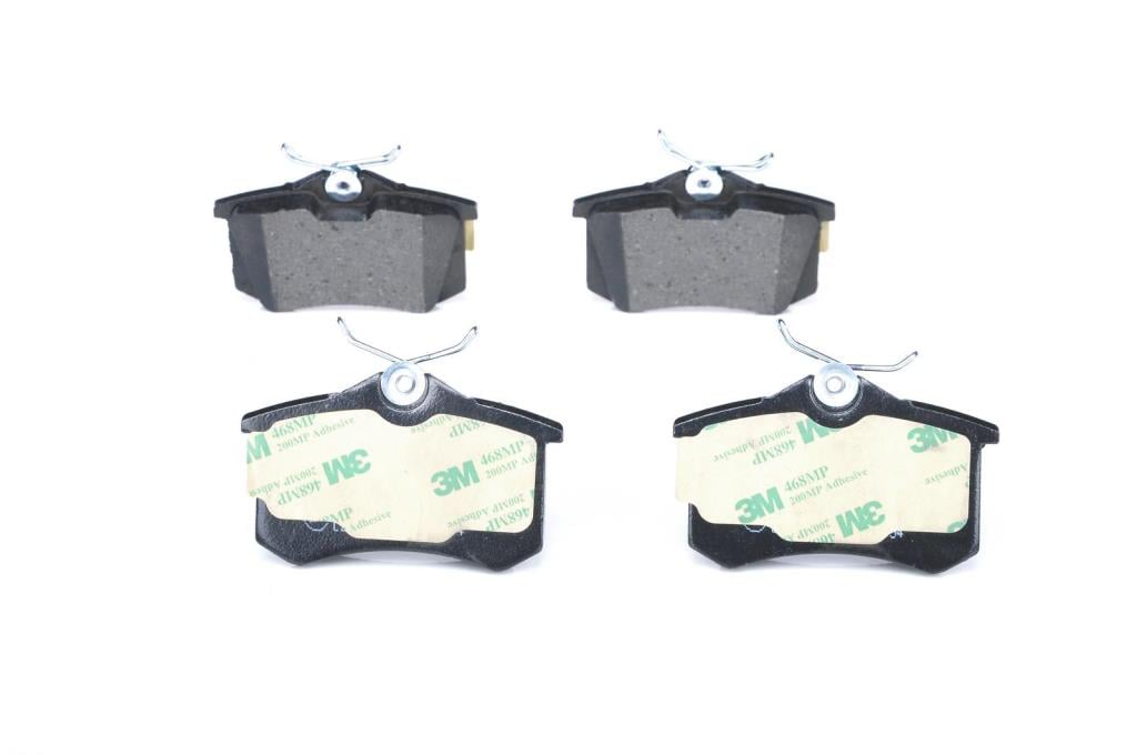 Jeu de 4 plaquettes de frein BOSCH ref. 0 986 466 683