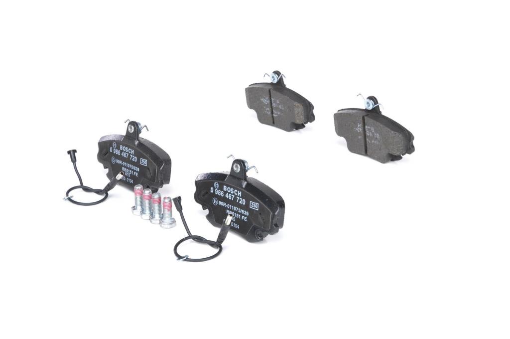 Jeu de 4 plaquettes de frein BOSCH ref. 0 986 467 720