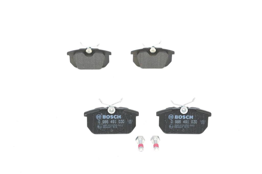 Jeu de 4 plaquettes de frein BOSCH ref. 0 986 491 030