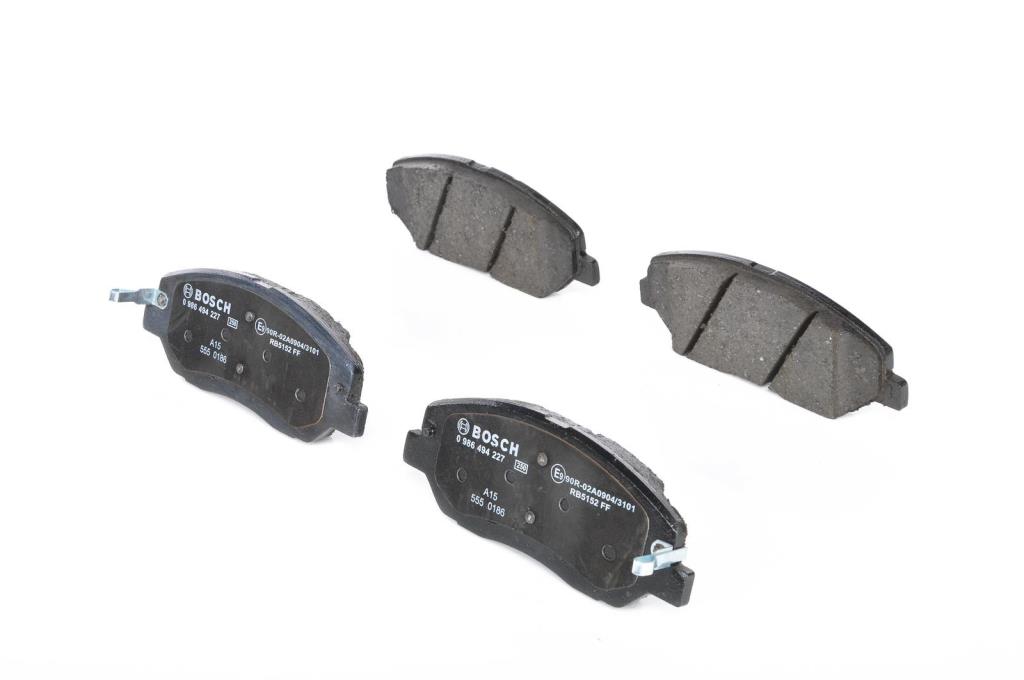 Jeu de 4 plaquettes de frein BOSCH ref. 0 986 494 227