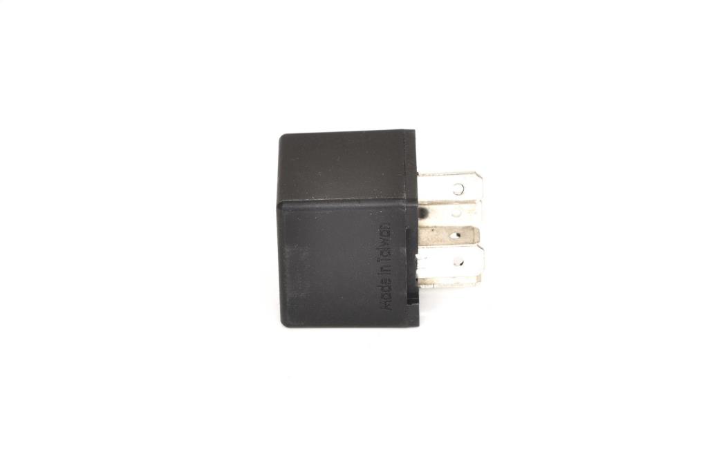 Relé BOSCH ref. 0 986 AH0 615