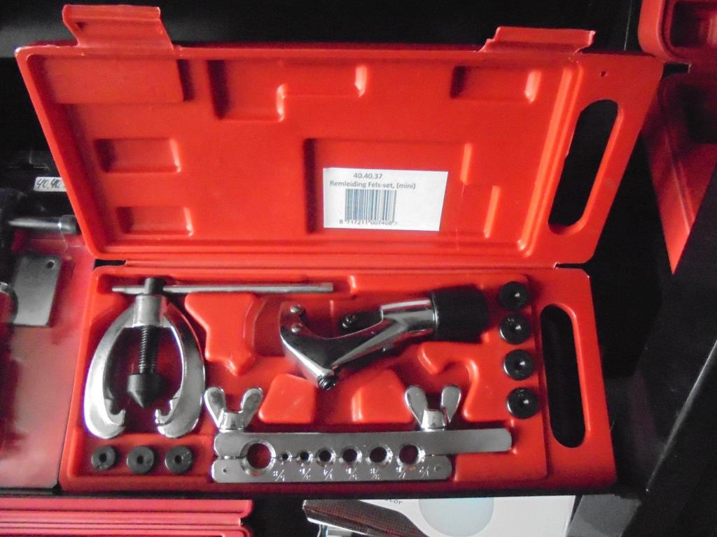 Coffret de cosses et pinces à sertir PLANET TECH ref. 404037
