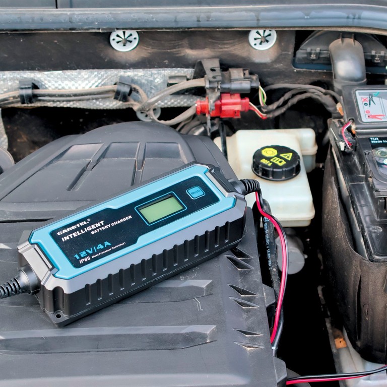 Chargeur de batterie de voiture ((de 6 à 12 V, et câbles)) ARCOLL  ref. 57321