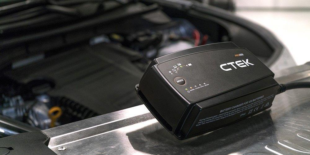 Chargeur de batterie de voiture ((de 6 à 12 V, et câbles)) CTEK ref. 40-194