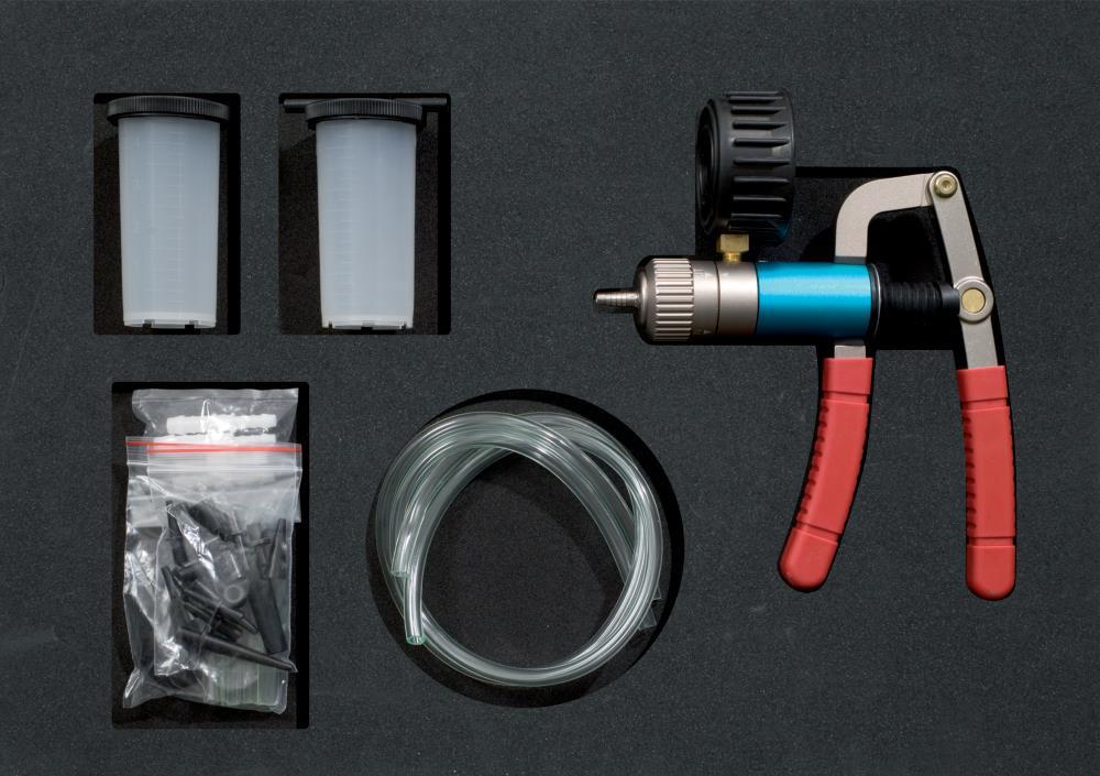 Coffret pompe à dépression KS TOOLS 150.1900