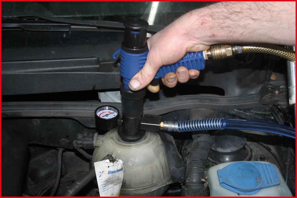 Appareil de remplissage de circuit de refroidissement KS TOOLS ref. 150.2070