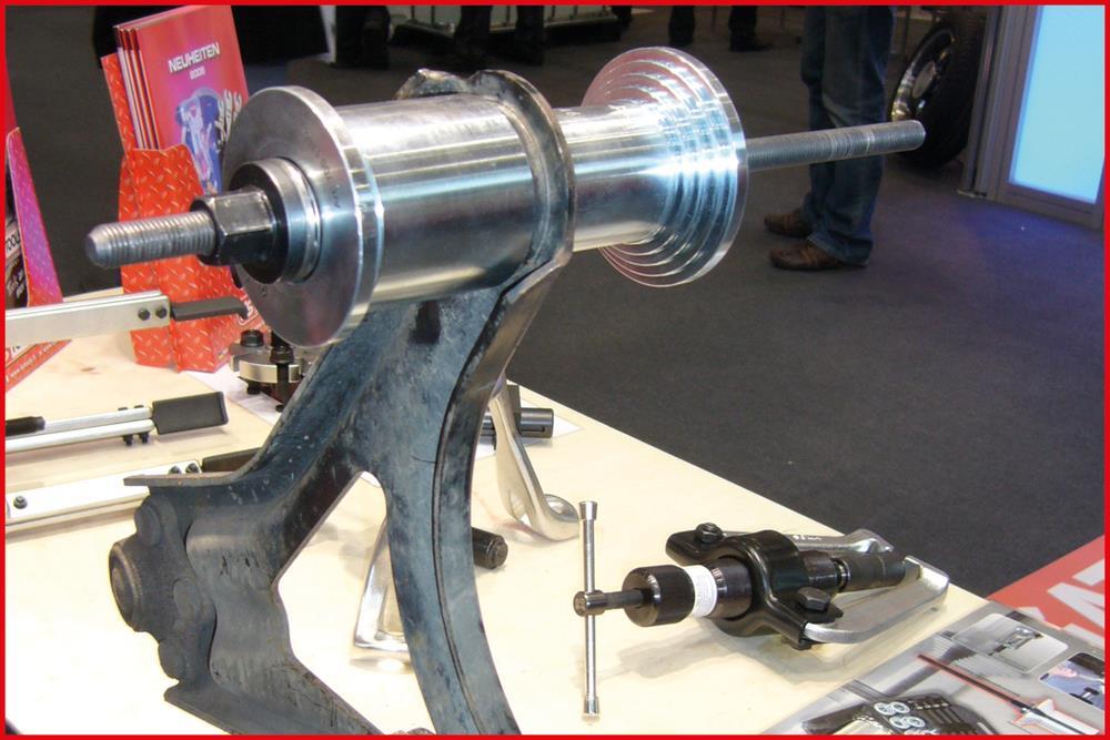 Coffret extracteurs moyeux et roulements KS TOOLS ref. 700.1700