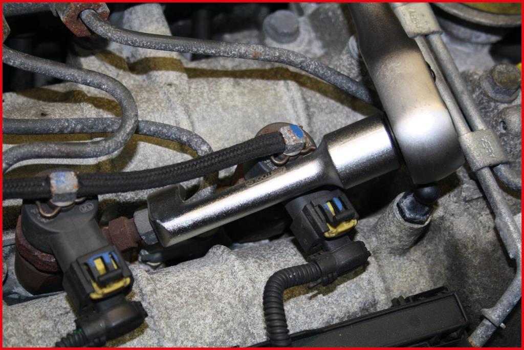 Douille longue pour injecteur diesel piloté KS TOOLS ref. 913.1214
