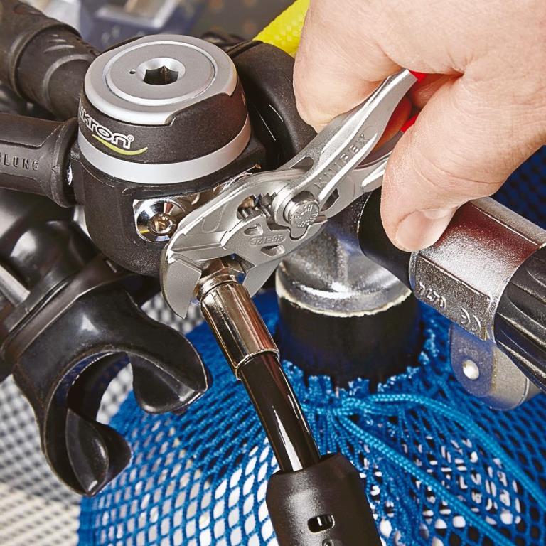 Alicates clave KNIPEX 86 03 125